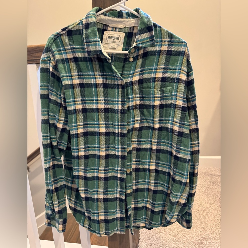 American eagle women’s plaid flannel button up size small
